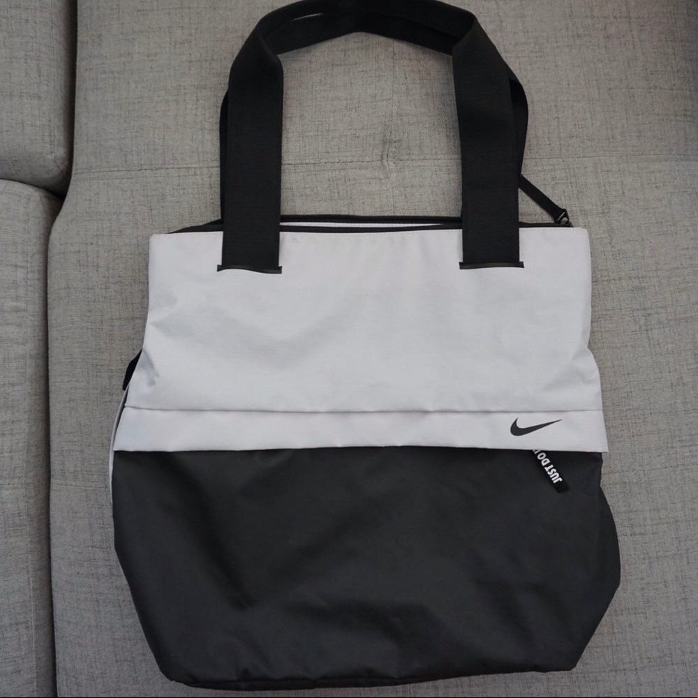 NIKE WORKOUT BAG